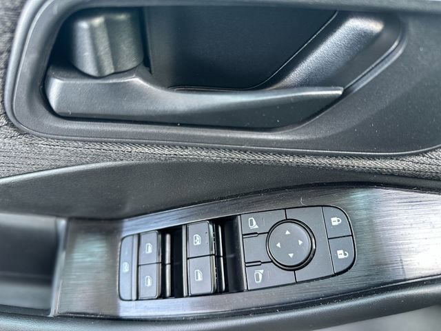 Used 2023 Nissan Rogue S AWD/4WD image 14