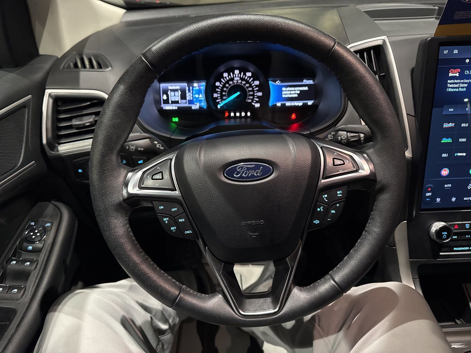 Certified 2024 Ford Edge SEL w/ Convenience Package image 28