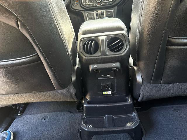 Used 2018 Jeep Wrangler Unlimited Sahara image 11