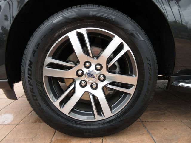 Certified 2023 Ford Expedition XLT image 9