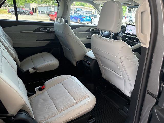 Certified 2025 Ford Explorer Platinum w/ Ultimate Package AWD/4WD image 22