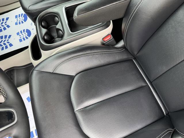 Used 2024 Chrysler Pacifica Limited FWD image 24