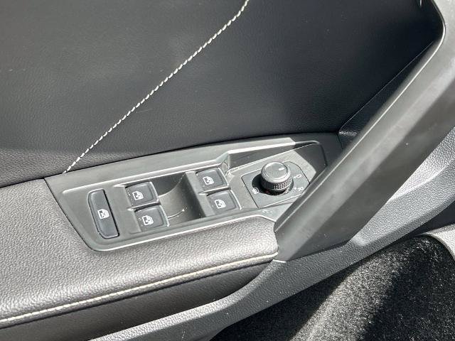 Used 2023 Volkswagen Tiguan SE R-Line FWD image 19