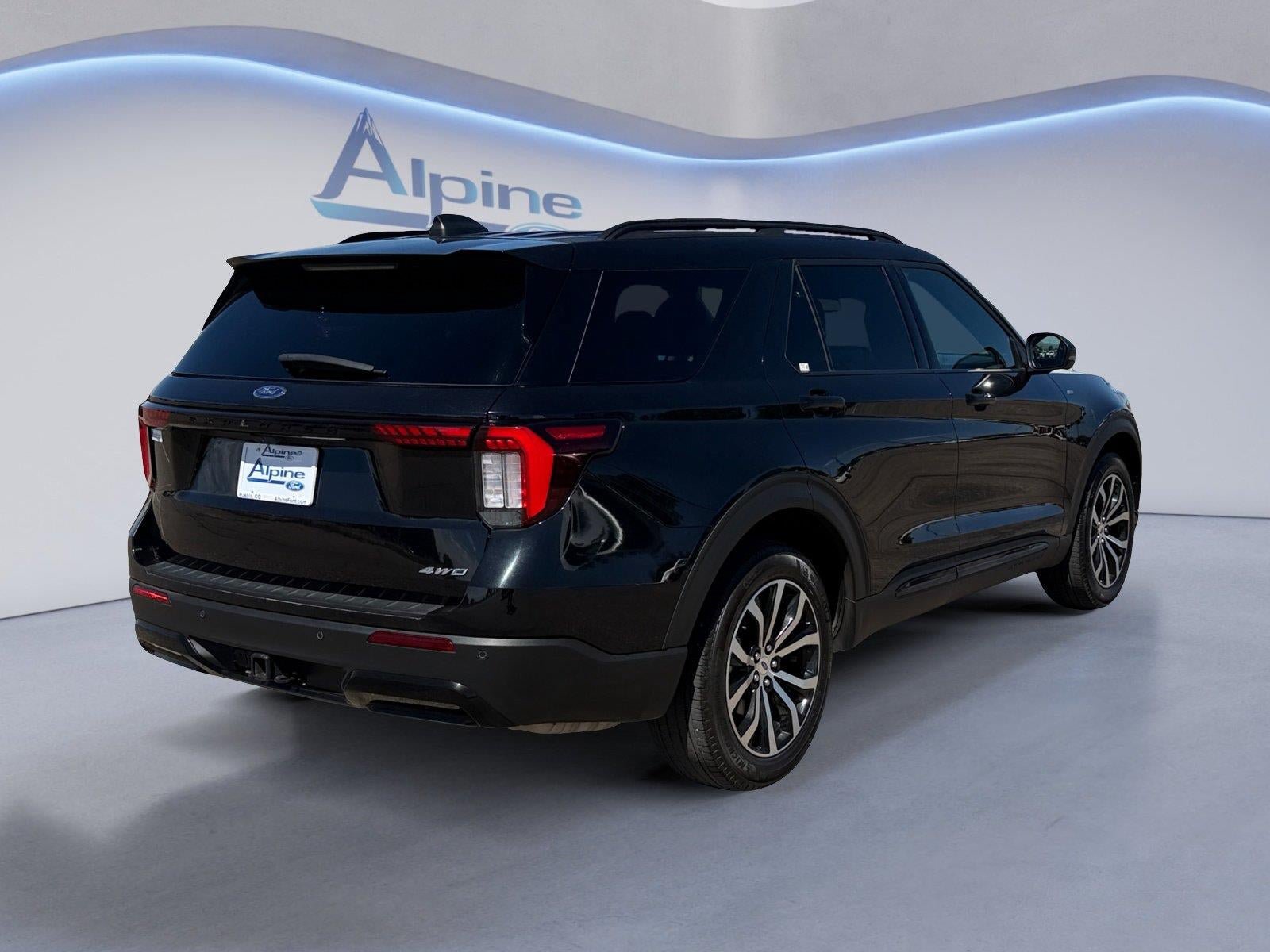 Certified 2025 Ford Explorer ST-Line AWD/4WD image 5