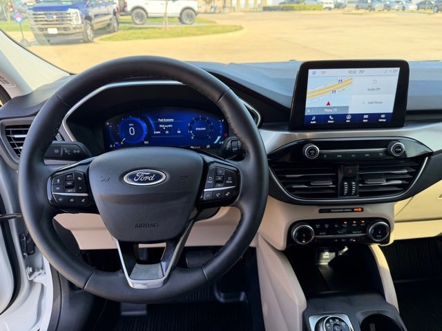 Certified 2022 Ford Escape Titanium w/ Class II Trailer Tow Package image 13