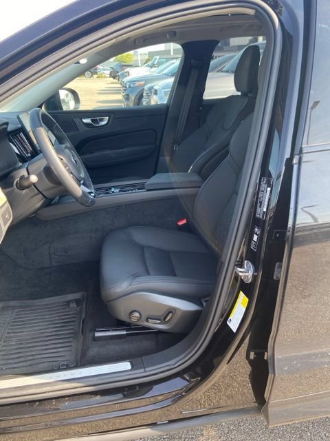 Used 2026 Volvo XC60 B5 Plus w/ Protection Package Premier AWD/4WD image 5