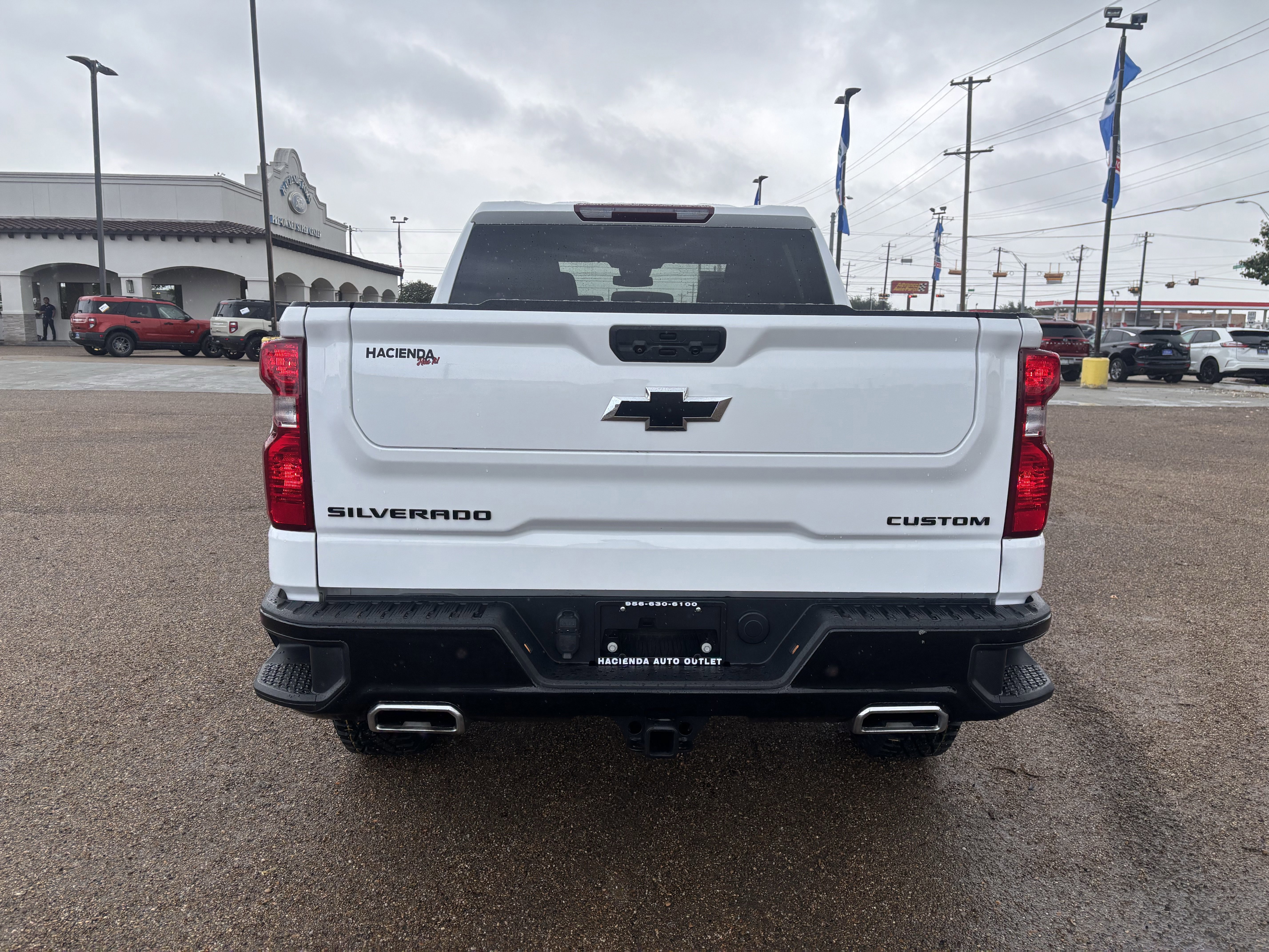 Used 2022 Chevrolet Silverado 1500 Custom Trail Boss w/ LPO, Dark Essentials Package image 4