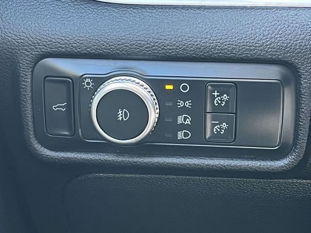 Certified 2021 Ford Explorer XLT w/ Equipment Group 202A image 30