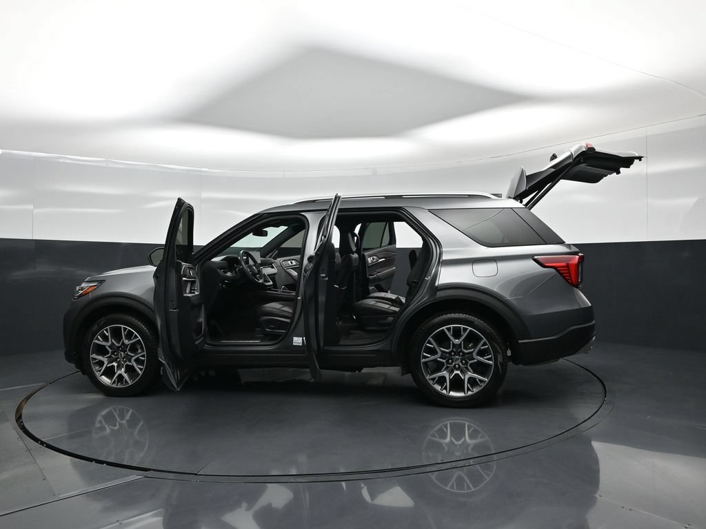 Certified 2025 Ford Explorer Platinum w/ Ultimate Package AWD/4WD image 35