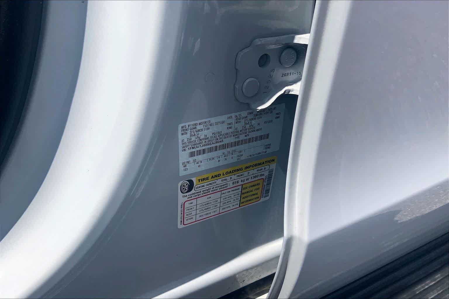Certified 2025 Ford Expedition Active AWD/4WD image 32