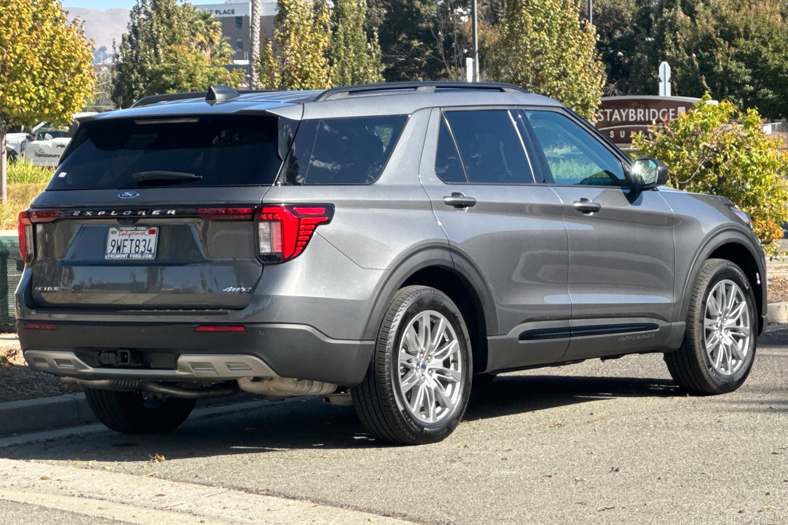 Certified 2026 Ford Explorer Active w/ Active Comfort Package AWD/4WD image 3