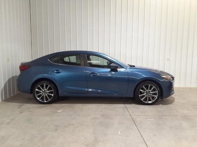 Used 2018 MAZDA MAZDA3 Touring image 2