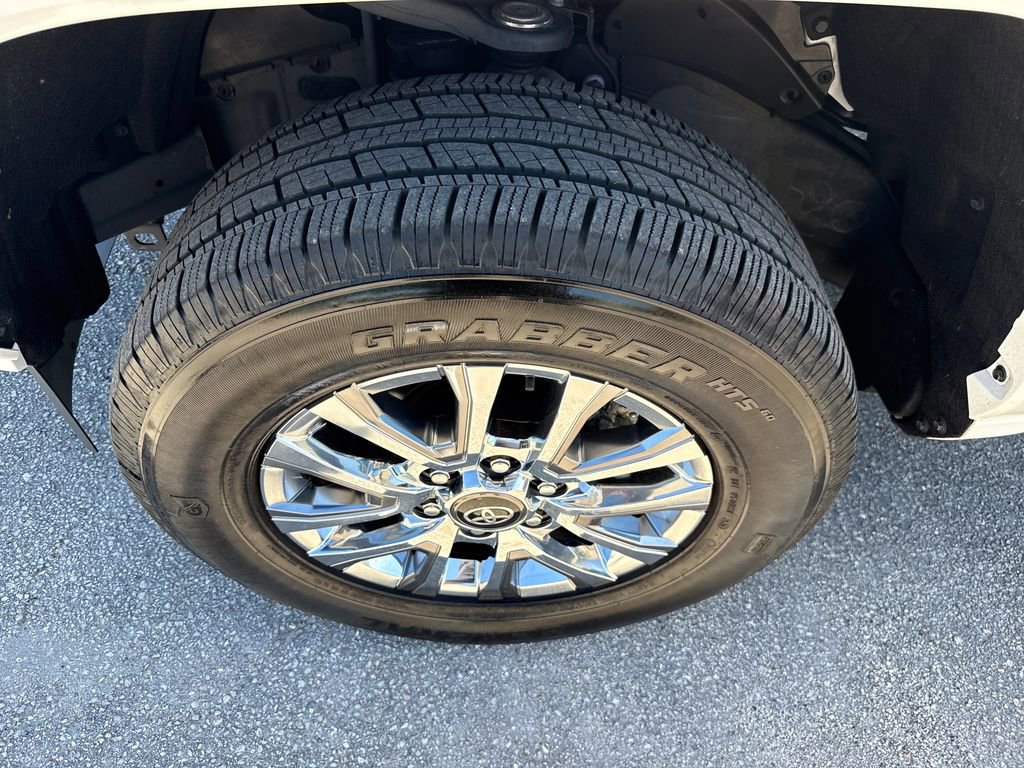 Used 2024 Toyota Tacoma Limited w/ Limited Package (LT) image 13