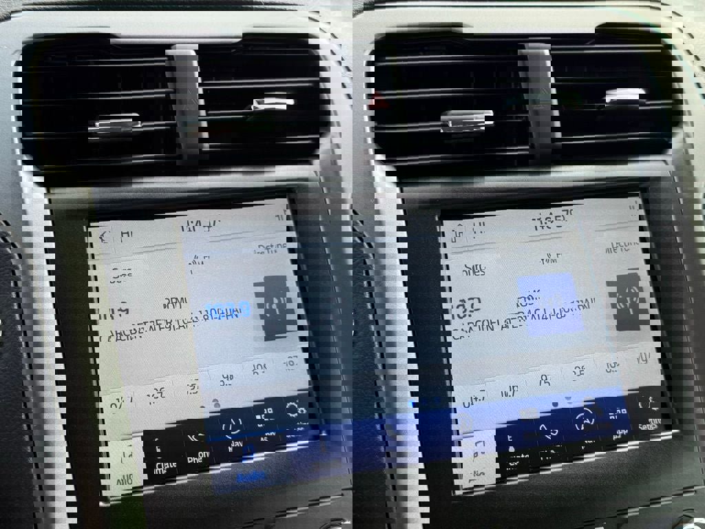 Certified 2020 Ford Fusion SE image 25