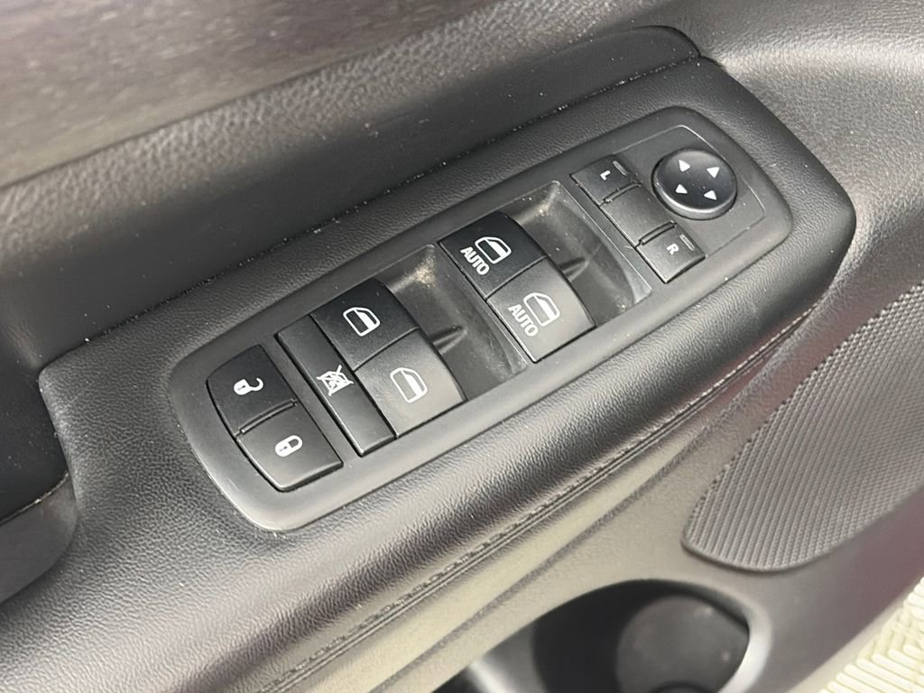 Used 2018 Jeep Grand Cherokee Laredo AWD/4WD image 25