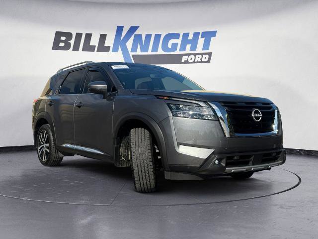 Used 2024 Nissan Pathfinder Platinum w/ Cargo Package image 7