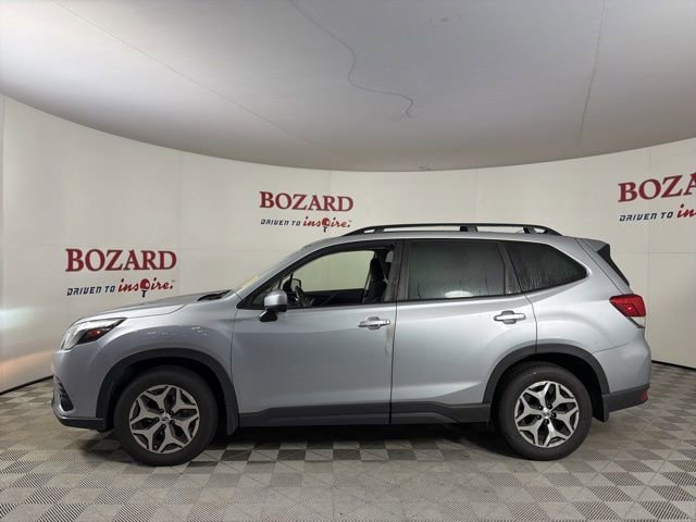 Used 2023 Subaru Forester Premium AWD/4WD image 5