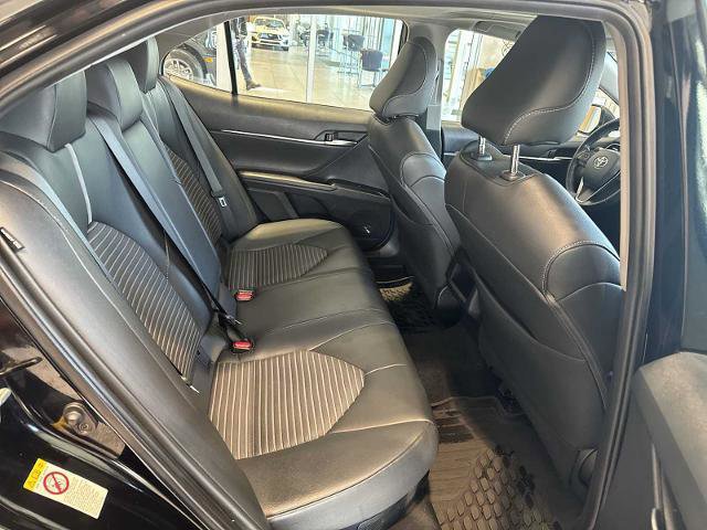 Used 2019 Toyota Camry SE w/ Sunroof Package image 25