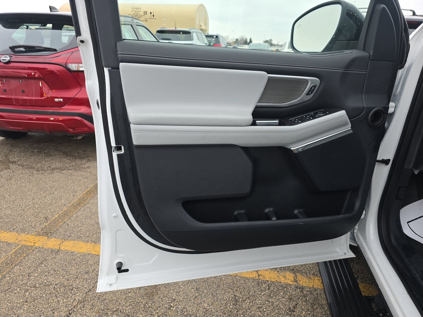 Certified 2025 Ford Expedition Platinum image 14