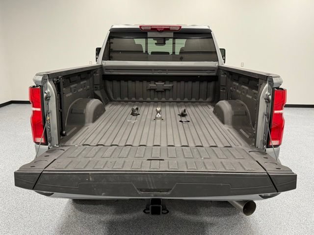 Used 2025 Chevrolet Silverado 2500 High Country w/ High Country Premium Package AWD/4WD image 12