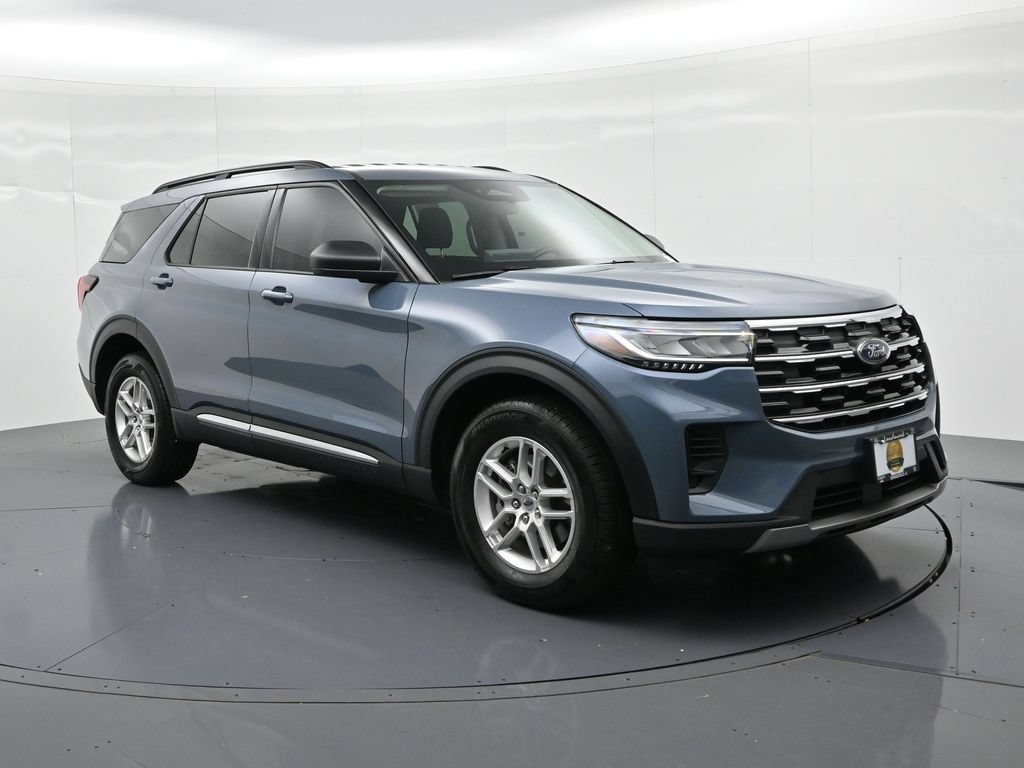 Certified 2025 Ford Explorer Active AWD/4WD image 4
