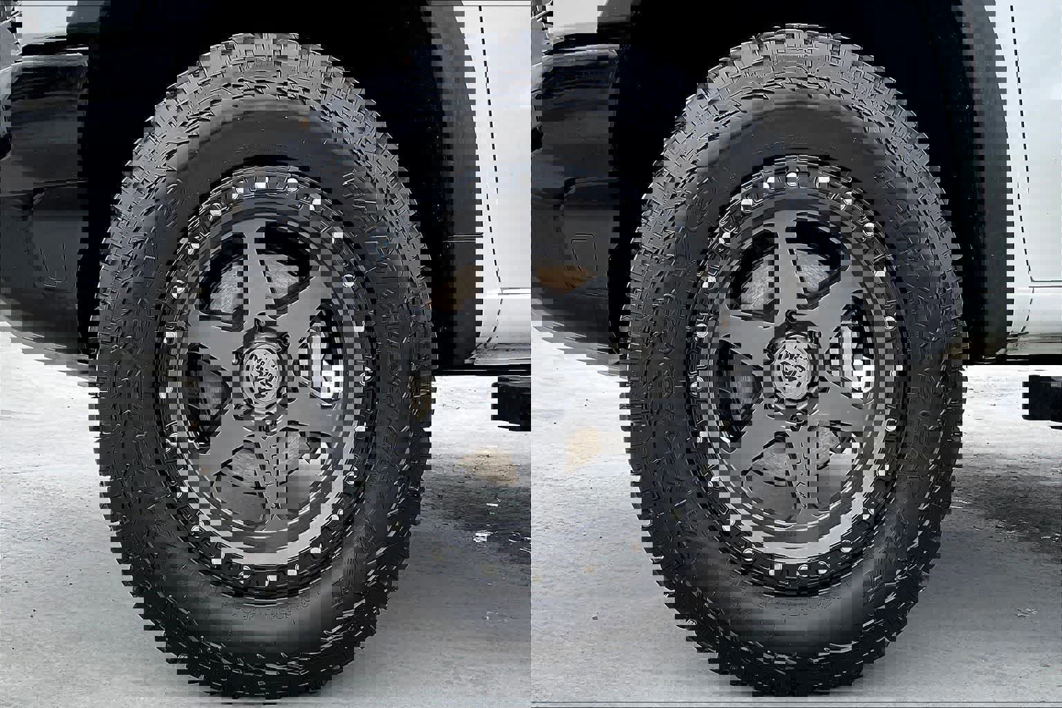 Used 2023 Chevrolet Silverado 1500 ZR2 image 10