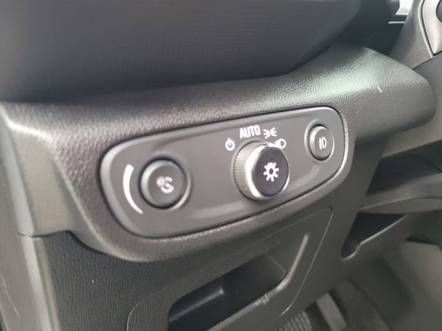 Used 2023 Chevrolet TrailBlazer RS w/ Sun and Liftgate Package image 17