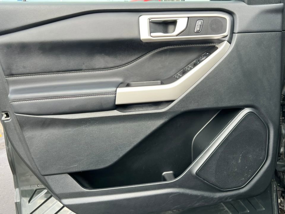 Certified 2023 Ford Explorer XLT w/ Equipment Group 202A image 21