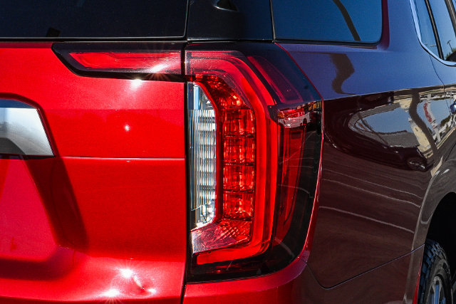 Used 2021 GMC Yukon Denali w/ Denali Premium Package RWD image 10