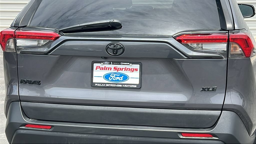 Used 2023 Toyota RAV4 XLE w/ Convenience Package FWD image 6