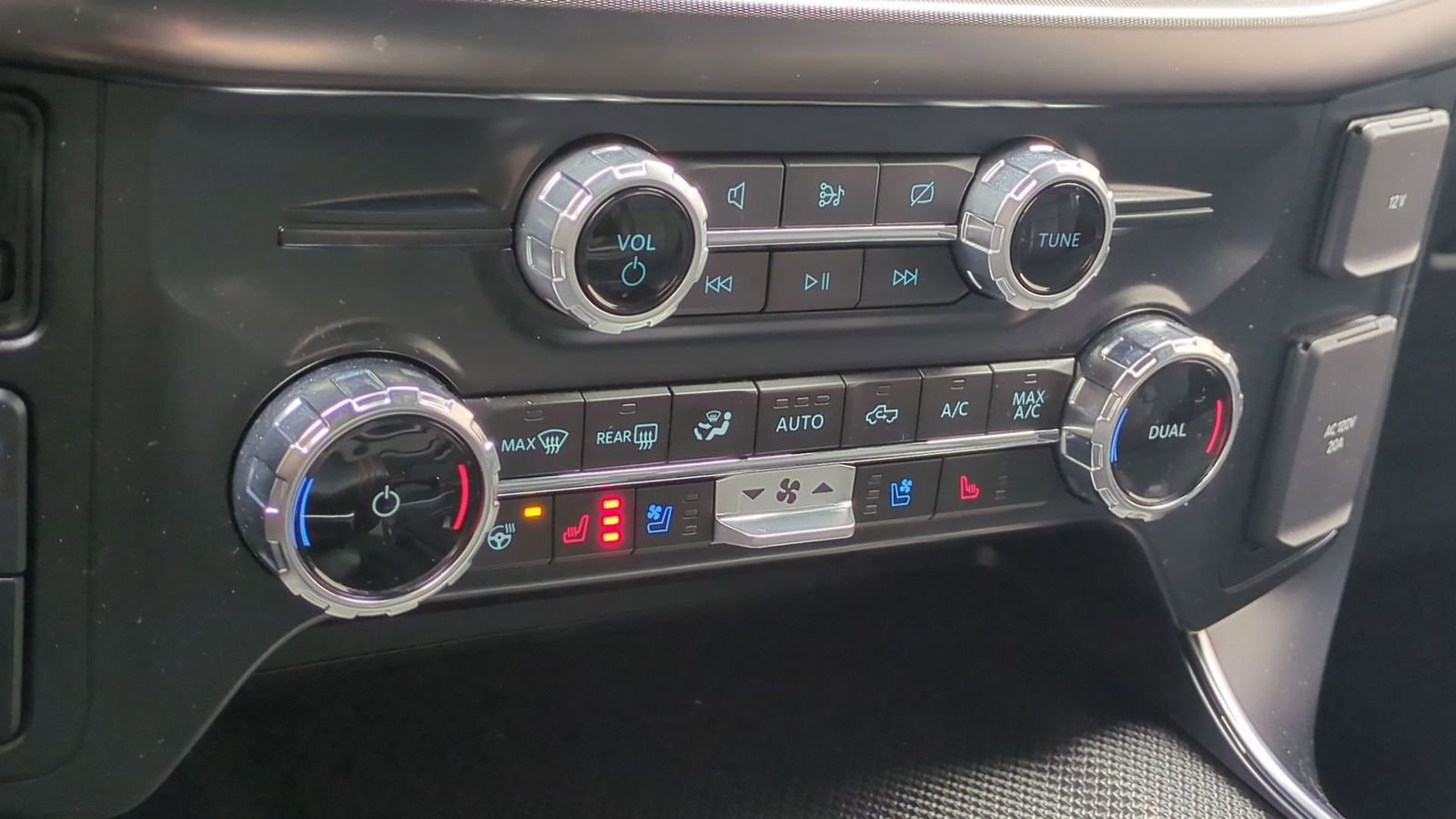 Certified 2024 Ford F150 Raptor image 31