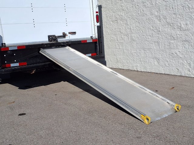 Certified 2022 Ford E-350 and Econoline 350 Super Duty RWD image 19