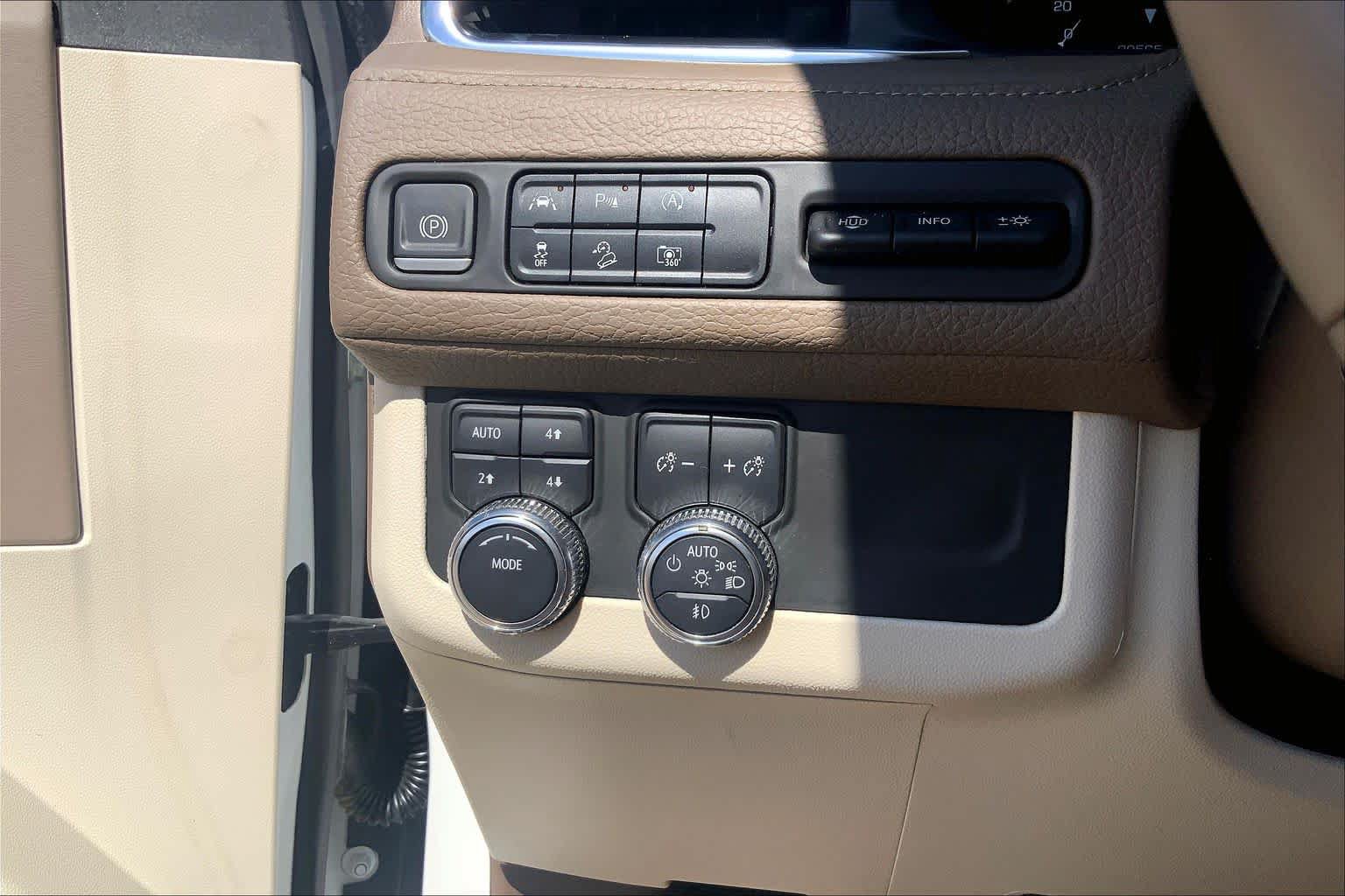 Used 2023 GMC Yukon Denali AWD/4WD image 36