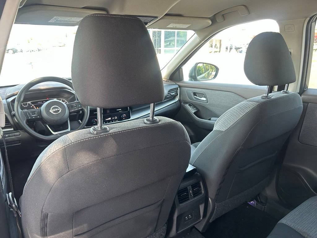 Used 2022 Nissan Rogue SV FWD image 28