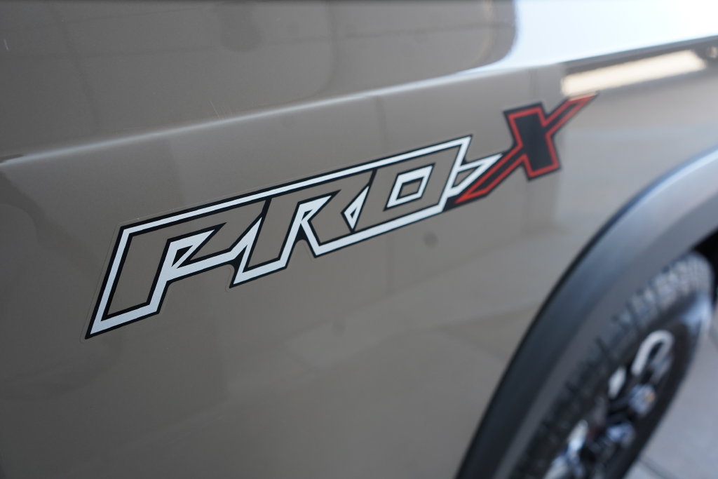 Used 2024 Nissan Frontier Pro-X RWD image 9