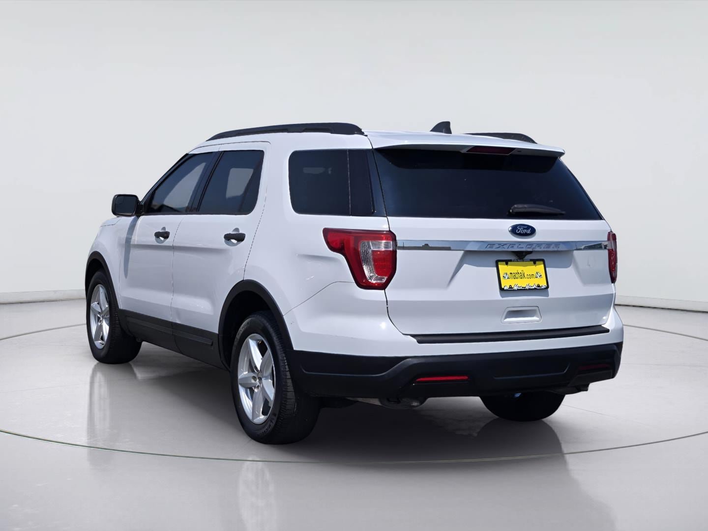 Certified 2019 Ford Explorer FWD image 6