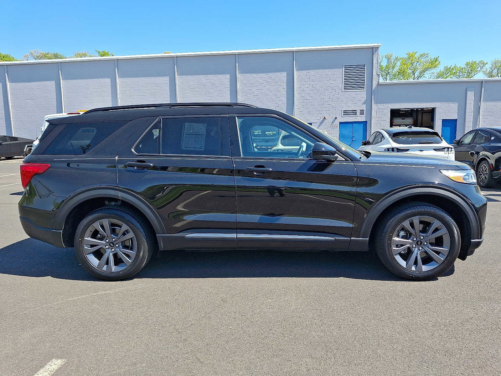 Certified 2023 Ford Explorer XLT w/ Equipment Group 202A AWD/4WD image 8