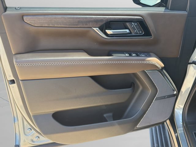 Used 2025 GMC Yukon Denali Ultimate AWD/4WD image 20
