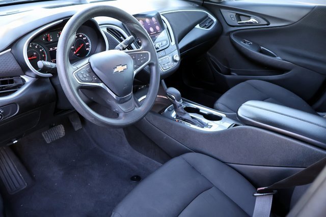 Used 2024 Chevrolet Malibu LT image 3