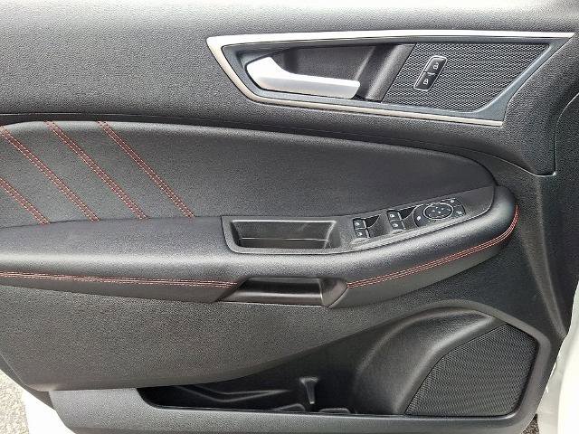 Certified 2024 Ford Edge ST-Line w/ Class II Trailer Tow Package image 12