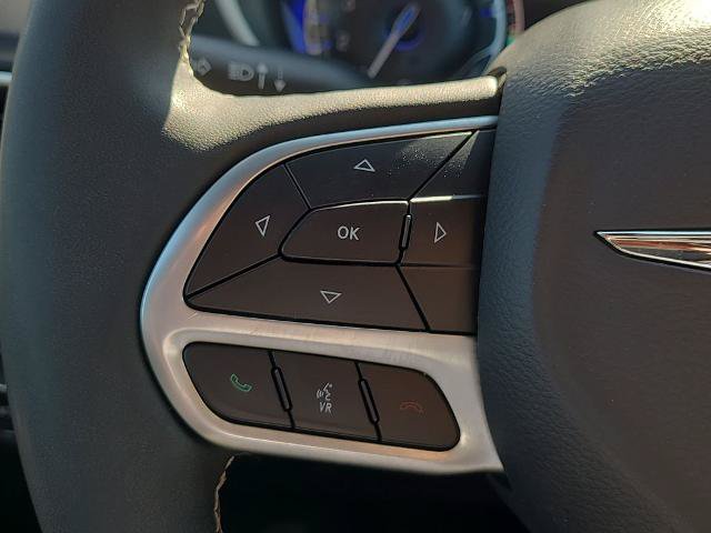 Used 2025 Chrysler Pacifica Select FWD image 29