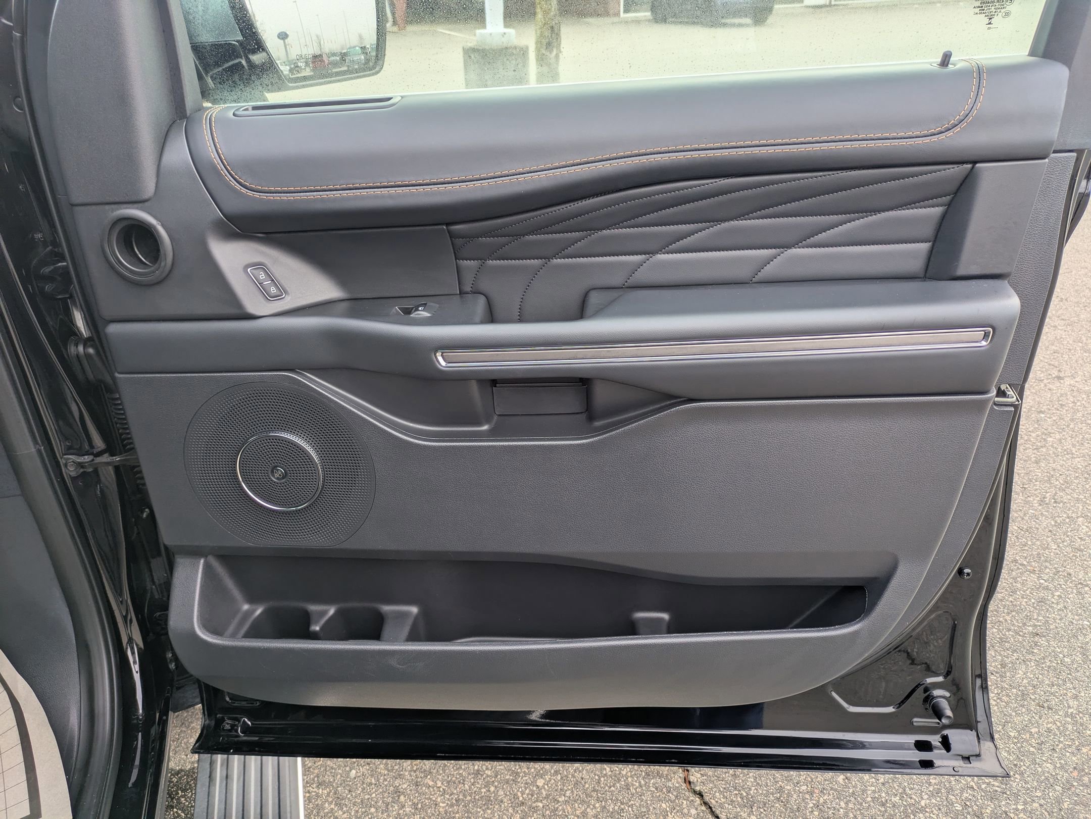 Certified 2023 Ford Expedition Platinum image 32