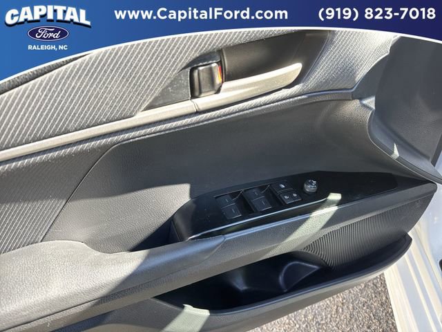 Used 2025 Toyota Camry SE image 20