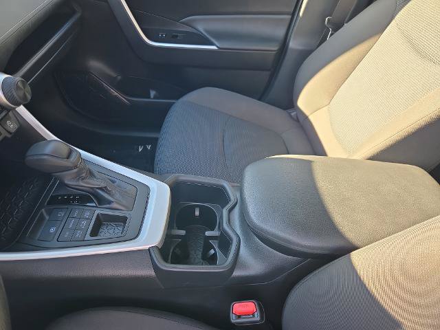 Used 2025 Toyota RAV4 LE AWD/4WD image 19