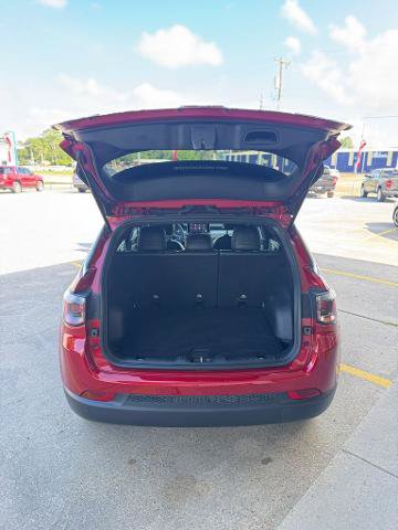 Used 2025 Jeep Compass Limited AWD/4WD image 6