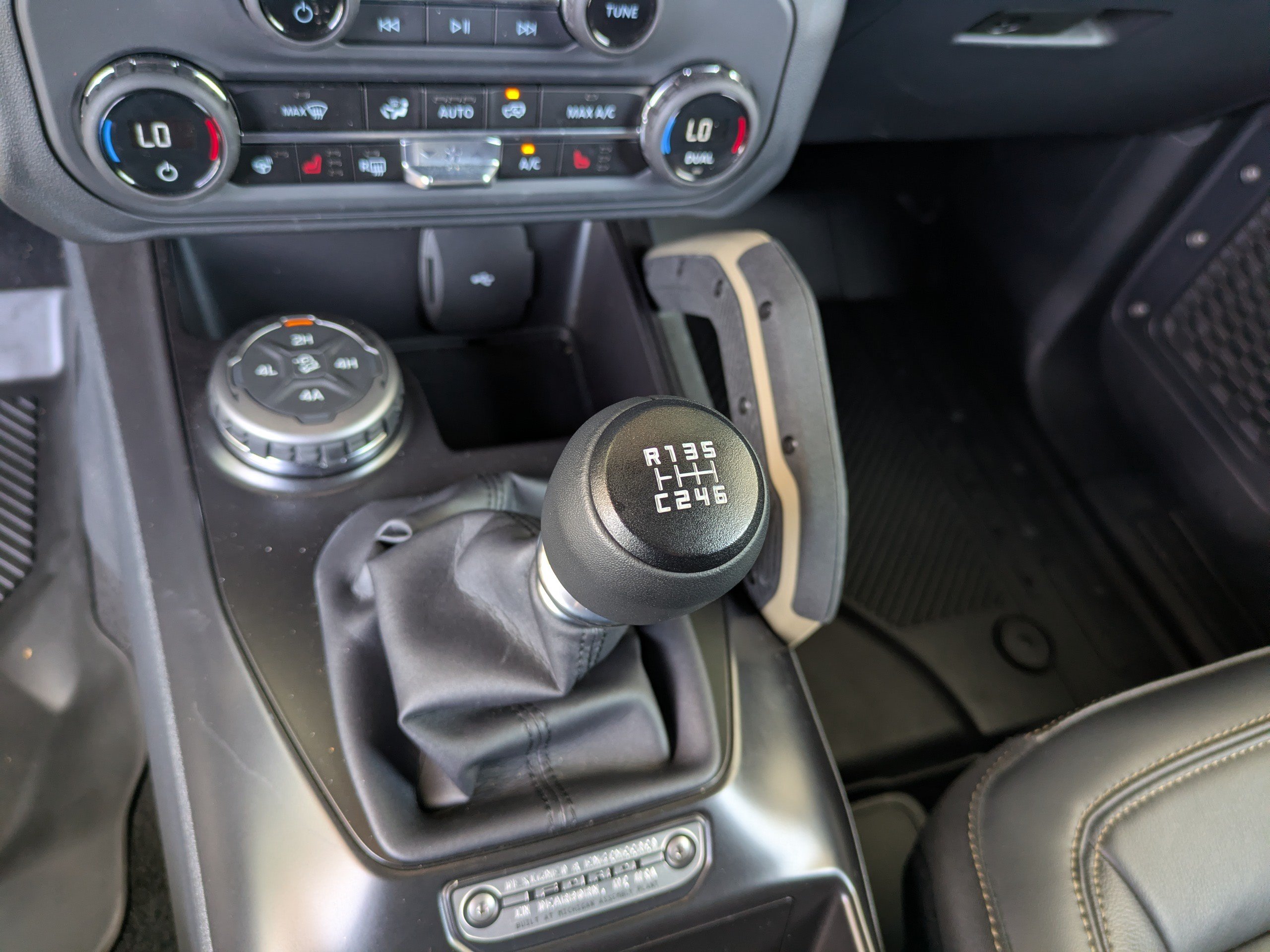 Certified 2025 Ford Bronco Badlands w/ Sasquatch Package AWD/4WD image 20