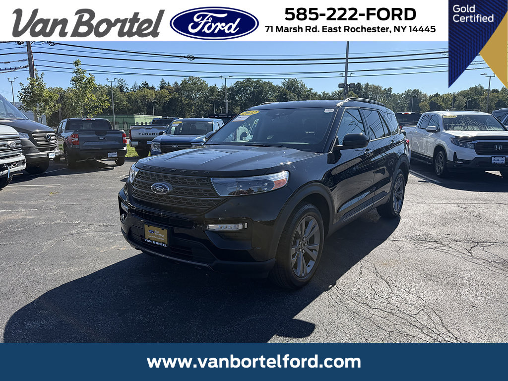Certified 2022 Ford Explorer XLT w/ Equipment Group 202A AWD/4WD image 1
