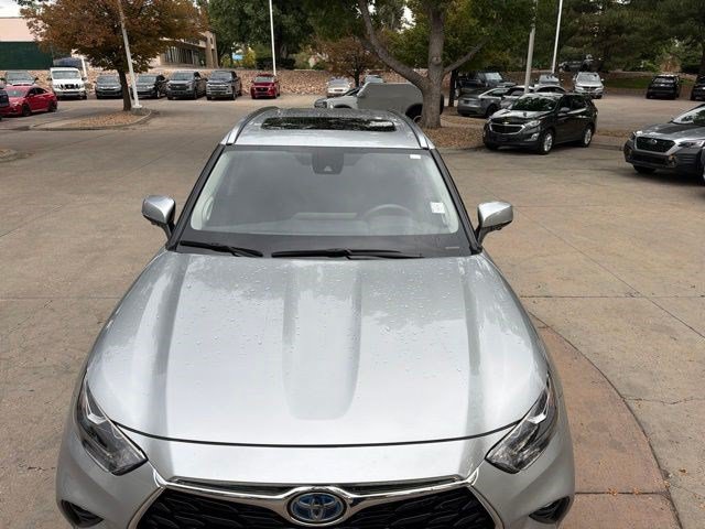 Used 2024 Toyota Highlander Limited AWD/4WD image 10