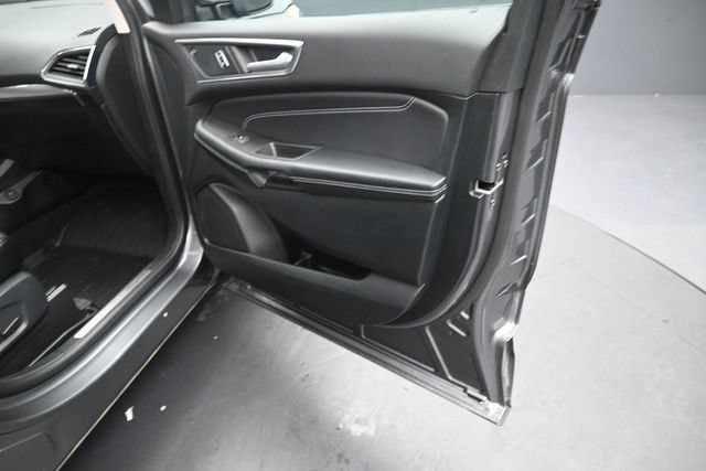 Certified 2024 Ford Edge Titanium AWD/4WD image 32