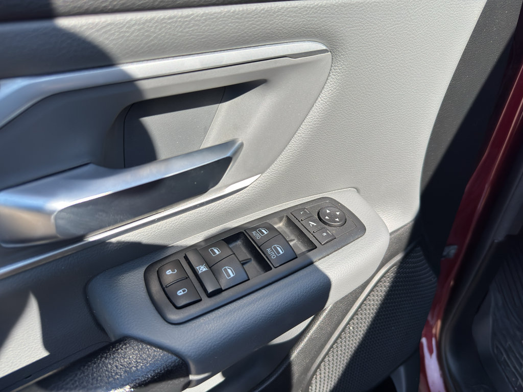Used 2020 RAM 1500 Big Horn AWD/4WD image 10